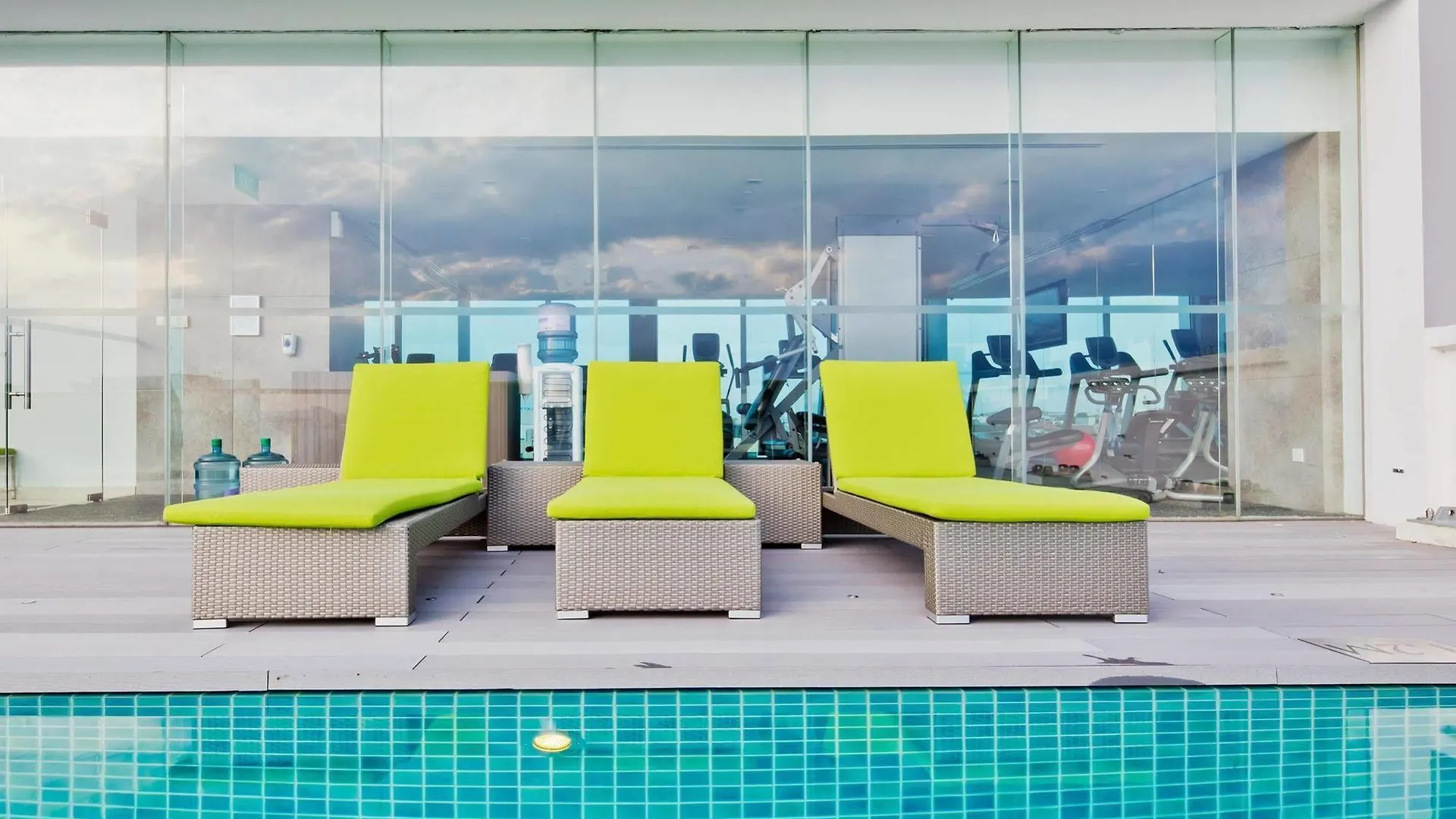 Park Avenue Changi Singapore 4*,