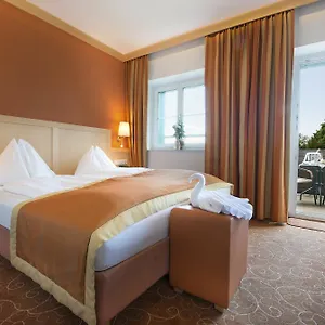 Hotel Romantik Gersberg Alm Ueber Mit Outdoorpool